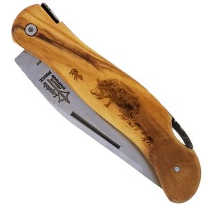 Couteau_de_Chasse_Cube_Laguiole_Arbalète_Plein_Manche_Olivier_avec_Gravure_Sanglier_12cm