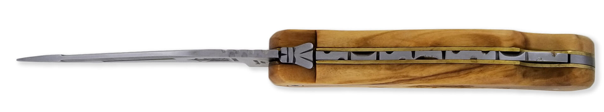 Couteau_de_Chasse_Cube_Laguiole_Arbalète_Plein_Manche_Olivier_avec_Gravure_Sanglier_12cm