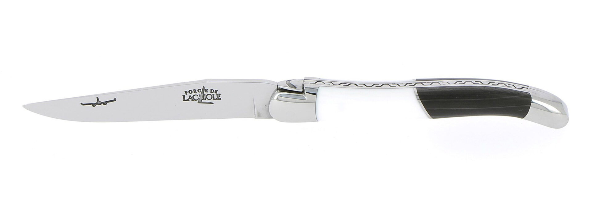 Couteau Forge de Laguiole Airbus A350XWB Manche Acrylique Blanc et Carbone 2 Mitres Inox Brillant 11cm