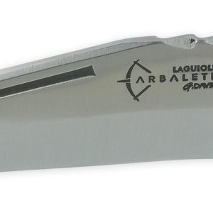Couteau Laguiole de Chasse Arbalète Manche Croute de Bélier Blond Finition Brossée 12cm