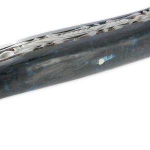 Couteau Laguiole en Aubrac 1 Pièce 12 cm Double Platines Carbone Pailleté Bleu Nacré 2 Mitres Inox Brossé Lame Inox Brossé Num 1