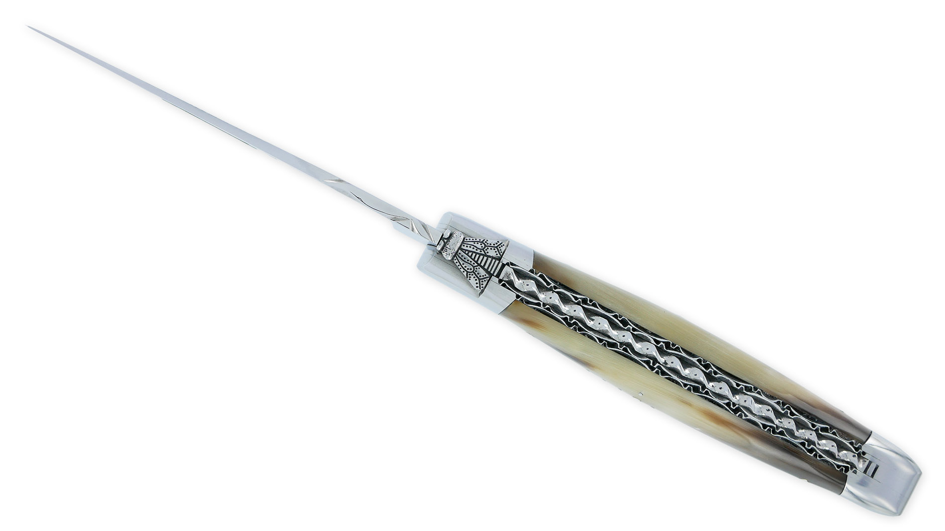 Couteau Laguiole en Aubrac 1 Pièce 12 cm Double Platines Guillochées Pointe de Corne Flammée 2 Mitres Inox Brillant Ressort spiral Mouche Prestige N°6