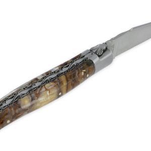 Couteau Laguiole en Aubrac 1 Pièce 12 cm Fusion Double Platines et Ressort guillochés Manche en Mammouth Stabilisé Finition brossée Num 2