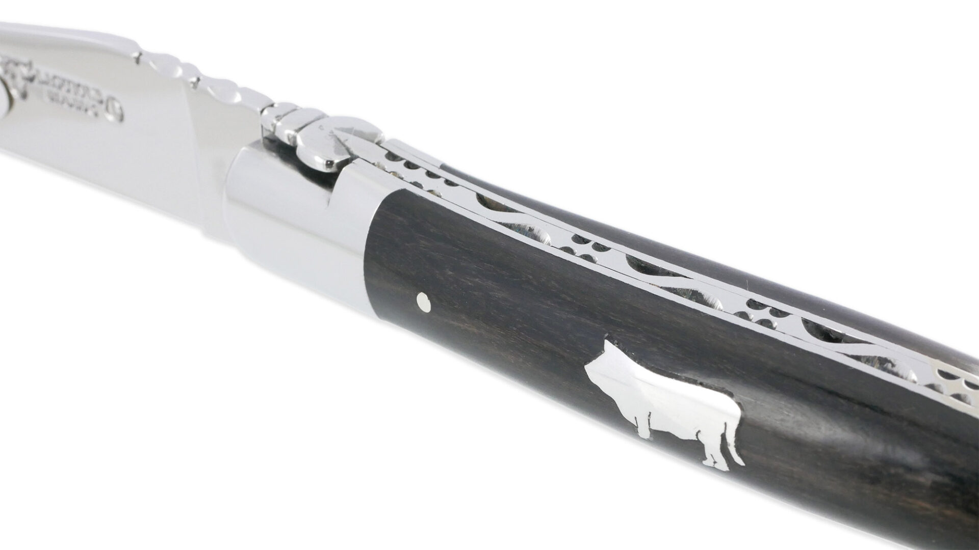 Couteau Laguiole en Aubrac 1 Pièce 12 cm Manche Ebène Marqueterie Taureau Etain 2 Mitres Inox Brillant