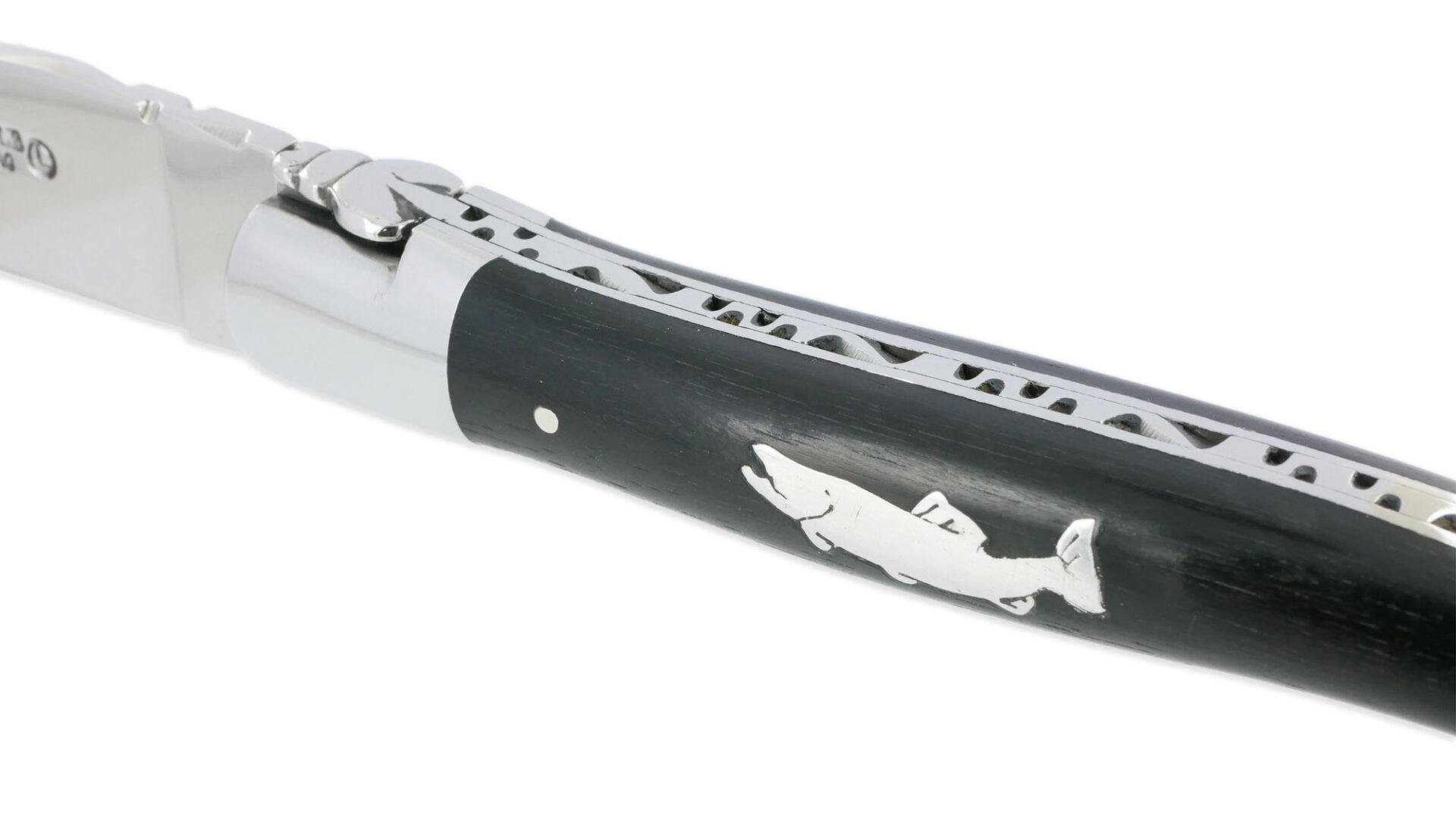 Couteau Laguiole en Aubrac 1 Pièce 12 cm Manche Ebène Marqueterie Truite en Etain 2 Mitres Inox Brillant