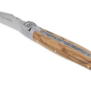 Couteau Laguiole en Aubrac 1 Pièce 12 cm Manche Olivier Ressort Gravé Mouche Forgée Prestige Tête de Mort 2 Mitres Inox Brossé