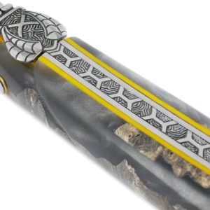 Couteau Laguiole en Aubrac 1 Pièce 12 cm Plein Manche en Loupe de Peuplier Gris Entretoises Jaunes