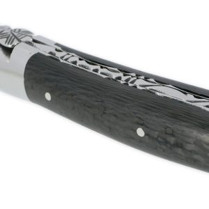 Couteau Laguiole en Aubrac 1 pièce 12cm Carbone 2 Mitres Inox Brillant Platines et Ressort Guillochés Finition Brillante