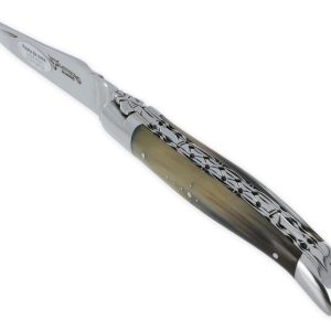 Couteau Laguiole en Aubrac 1 pièce 12cm Manche en Pointe de Corne Blonde 2 Mitres Double Platines et Ressort Guillochés Num4