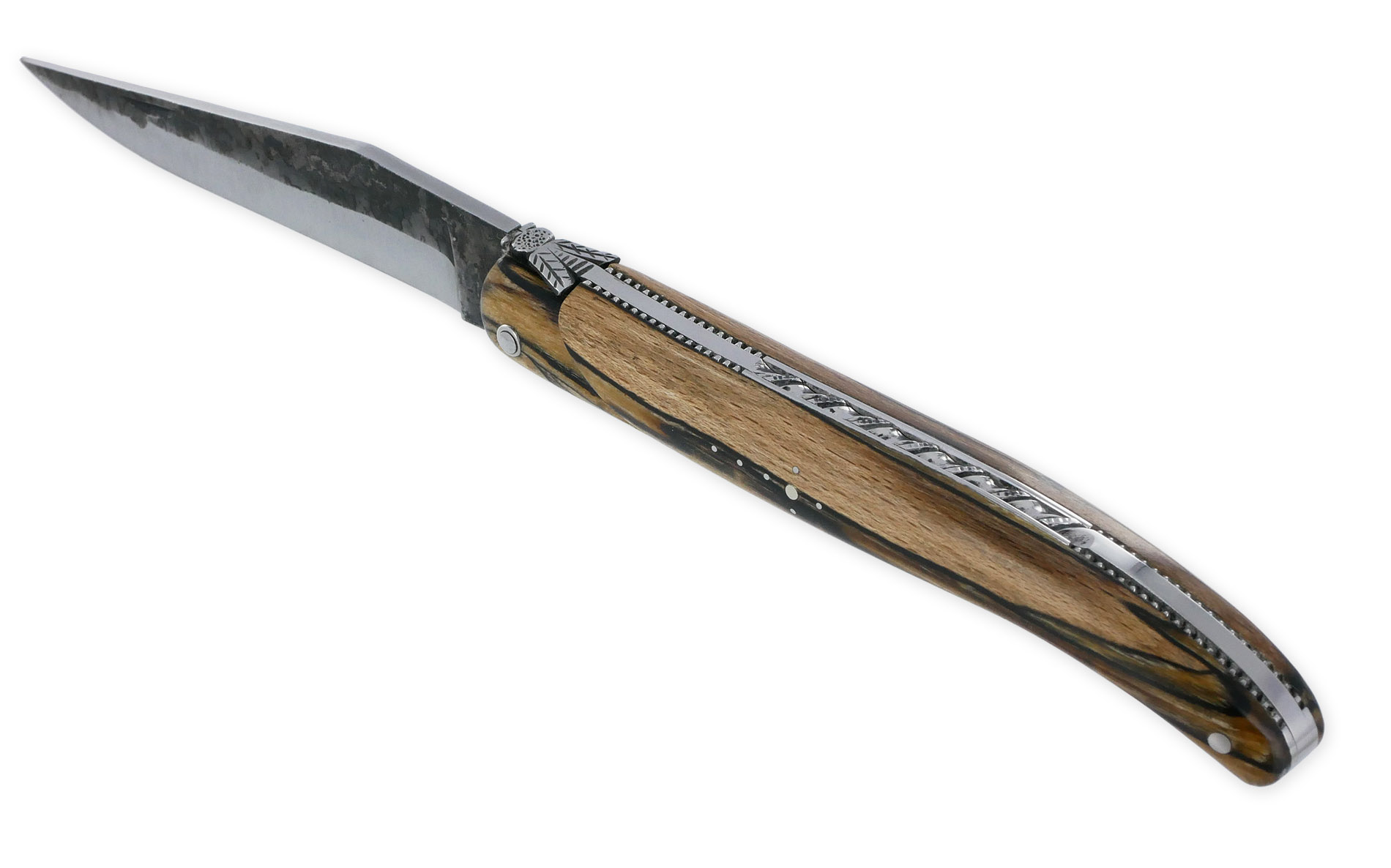 Couteau Laguiole en Aubrac 1 pièce 12cm Plein Manche en Bois d’Aubrac Platines Perlées Ressort Guilloché Lame Brute de Forge Mouche Prestige N°12