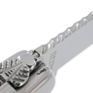 Couteau Laguiole en Aubrac 1 piece 12cm Pointe de Corne 2 Mitres Inox Brillant Double Platines et Ressort Spirale Guillochés Finition Brillante