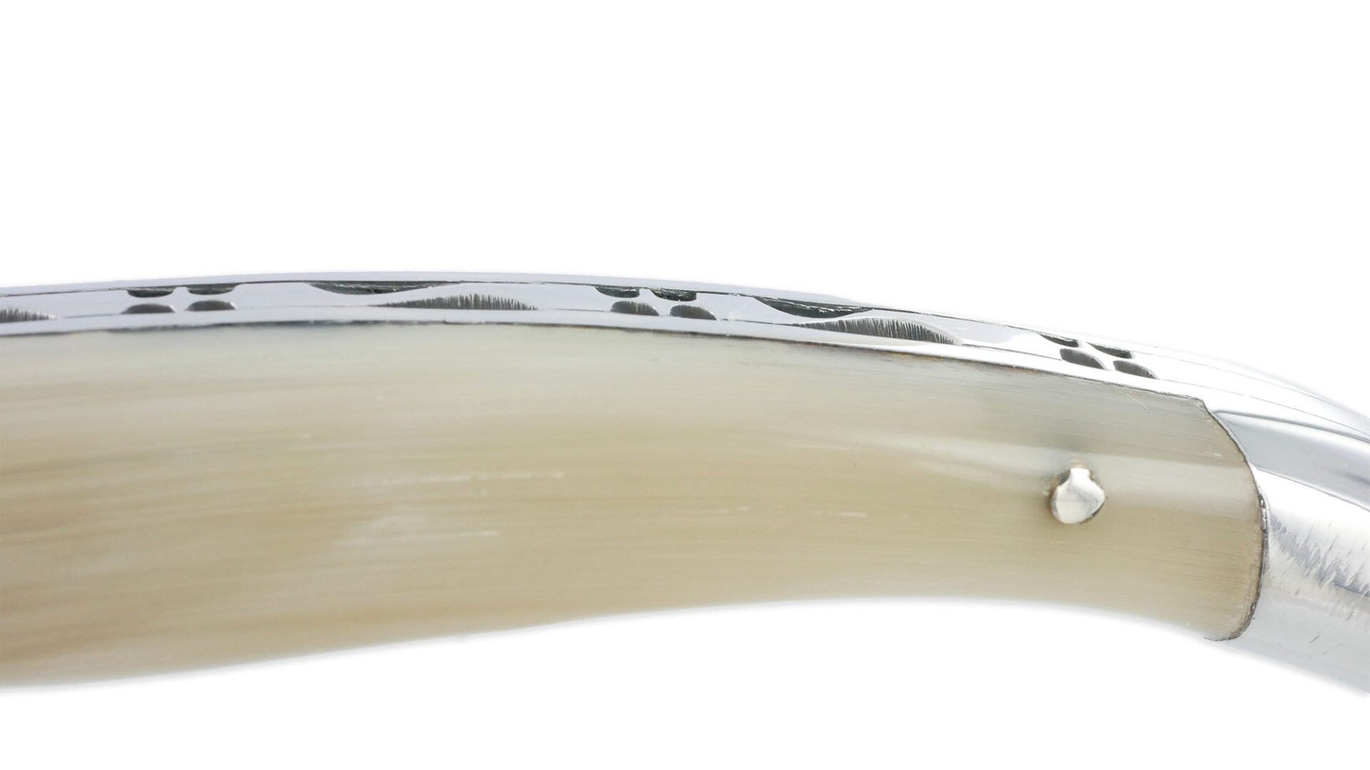 Couteau Laguiole en Aubrac Grande Taille 1 Pièce 13 cm Manche en Pointe de Corne 2 Mitres Inox Brillant
