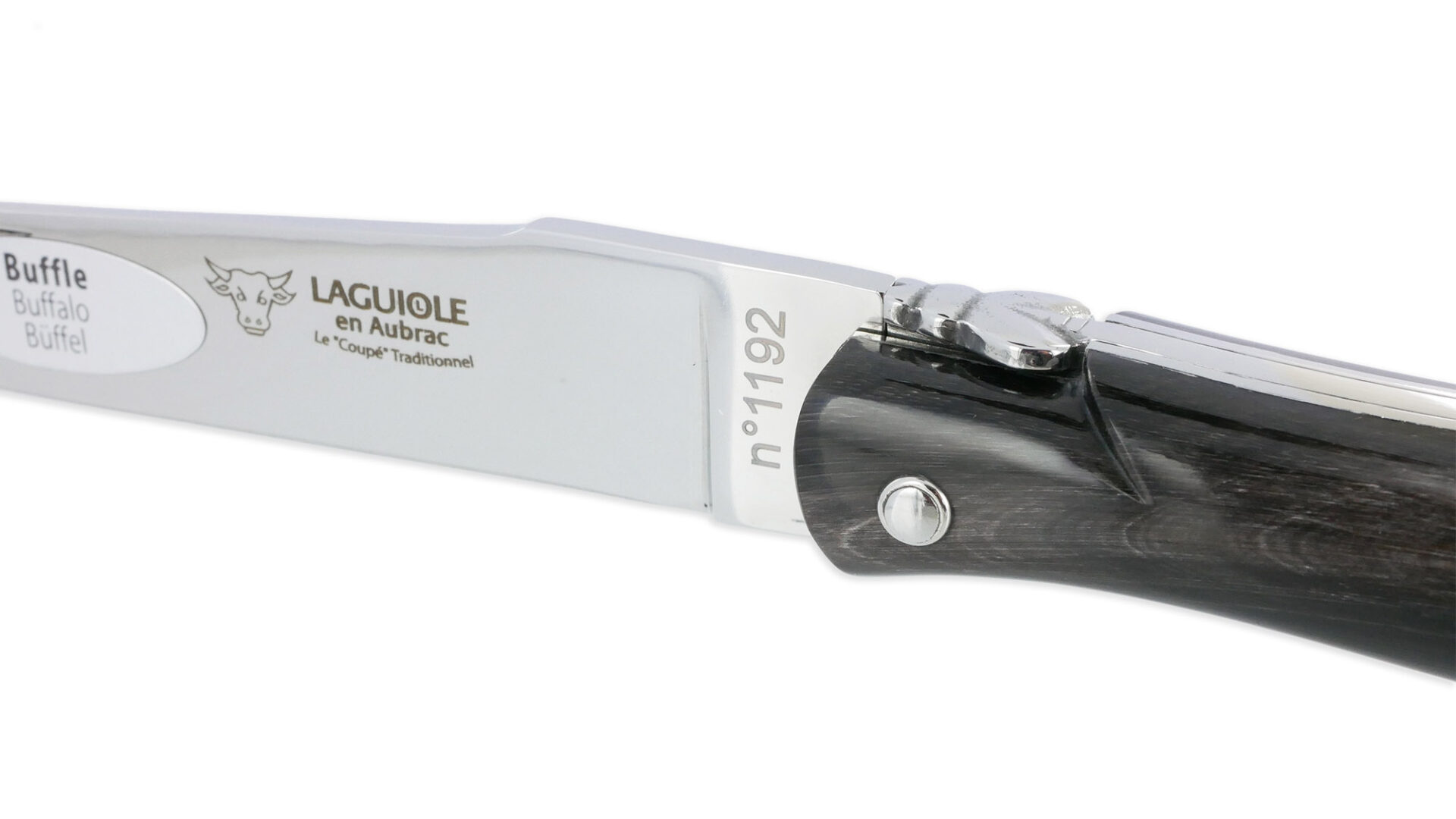 Couteau Laguiole en Aubrac Le Coupé Buffle Origine Porsche Plein Manche 12 cm Finition Brillante