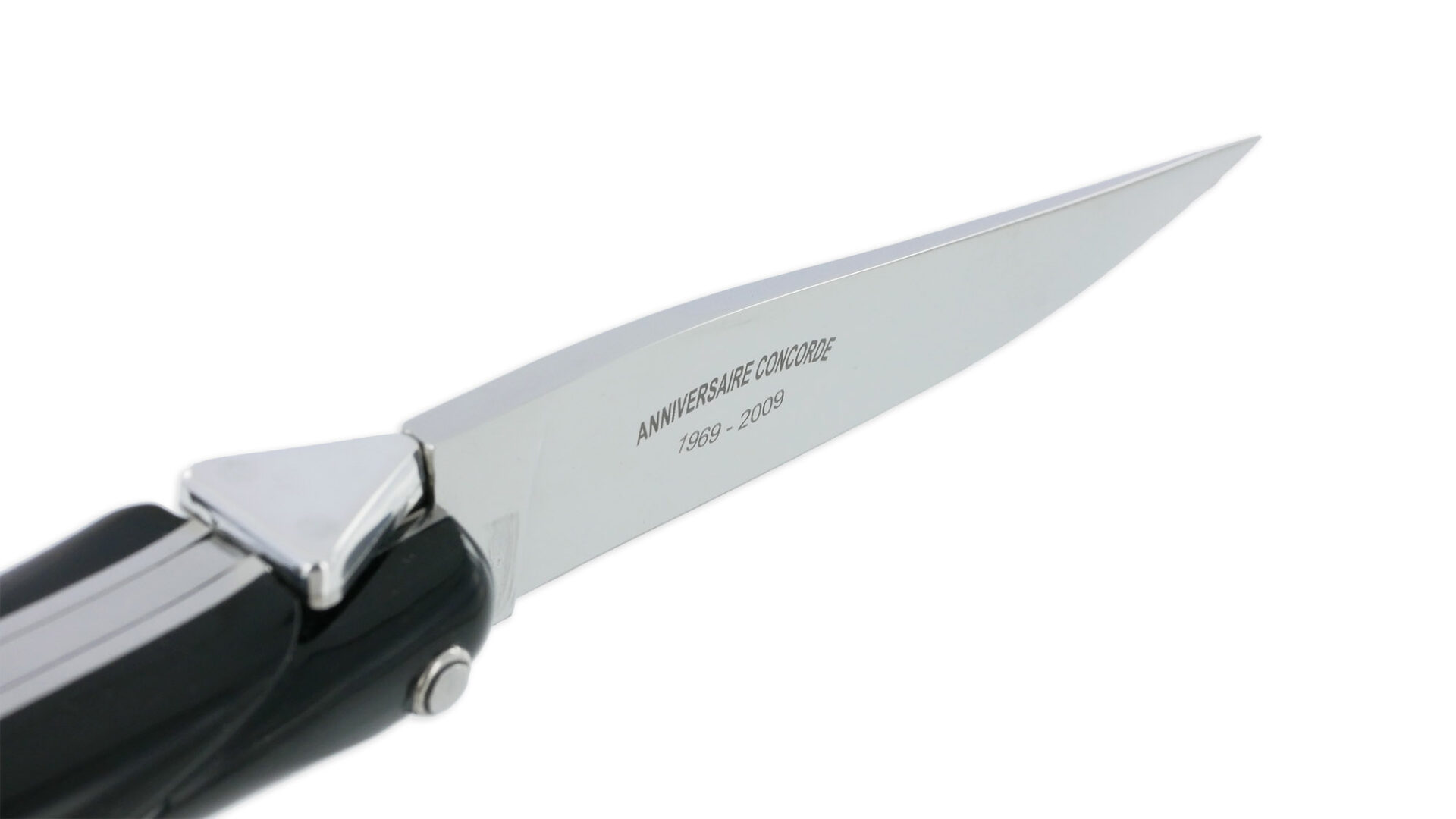 Couteau Laguiole en Aubrac Origine CONCORDE Anniversaire 1 Mitre Corian Noir Finition Brillante