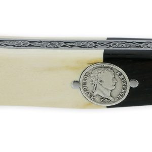 Couteau Laguiole Prestige Créateur 1 Pièce 15 cm Incrustation Monnaie Napoléon Plein Manche Bi Matière Ivoire de Mammouth et Ebène Lame Damas Mouche Prestige Aigle Impérial Pièce Unique