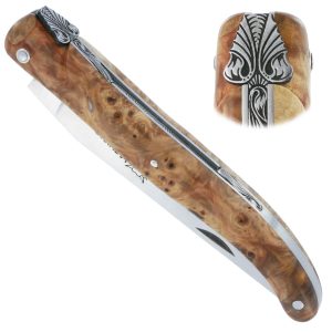 Couteau Prestige Laguiole en Aubrac 1 Pièce 12 cm Plein Manche en Loupe de Marronnier Platine Inox Ressort en creux Guilloché Main Mouche stylisée