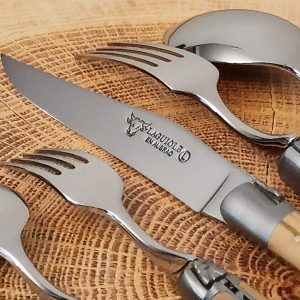 Set de table individuel Laguiole en Aubrac 5 pièces Manches en Olivier Finition Brossée
