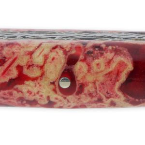Couteau Laguiole en Aubrac 1 Pièce 12 cm Double Platines et ressort guillochés Manche en Pierre de Lave rouge 2 Mitres Inox Brossé Lame Inox Brossé
