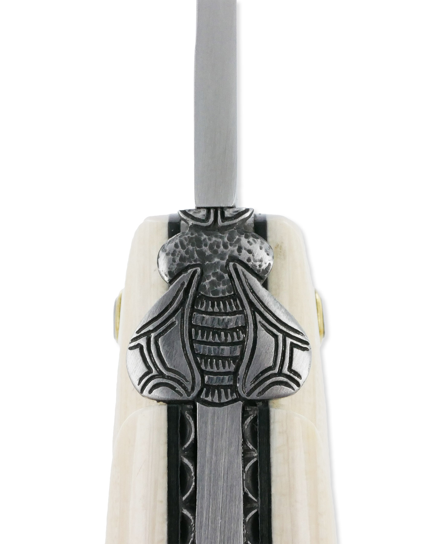 Couteau Laguiole en Aubrac 1 Pièce 12 cm Plein Manche en Ivoire de Mammouth Ressort et platines guillochés Mouche N°8