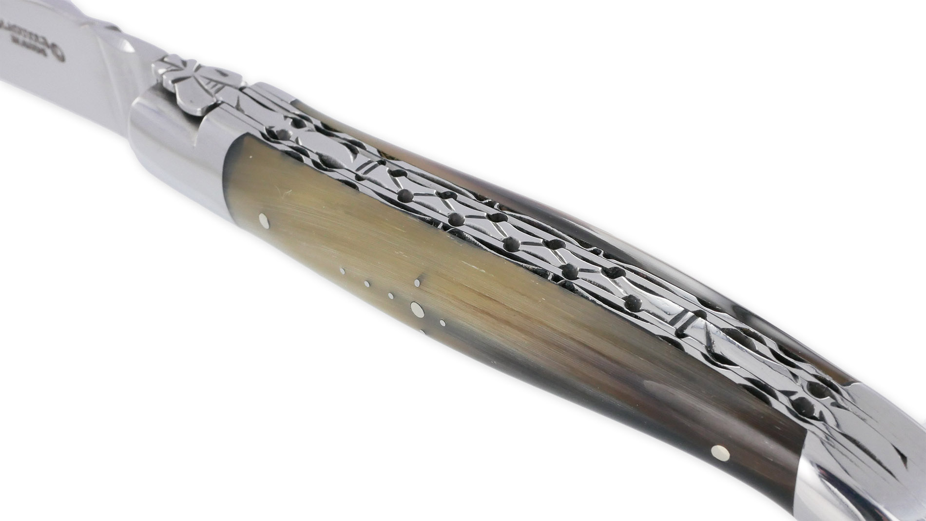 Couteau Laguiole en Aubrac 1 pièce 12cm Manche en Pointe de Corne Blonde 2 Mitres Double Platines et Ressort Guillochés Num4