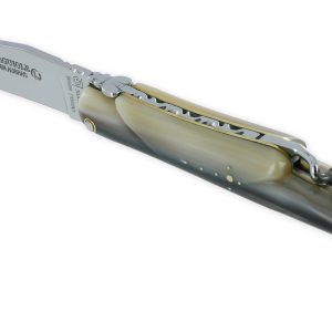 Couteau Laguiole en Aubrac 2 Pièces 12 cm Plein Manche Pointe de Corne avec Tire Bouchon Platines et Rivets Laiton