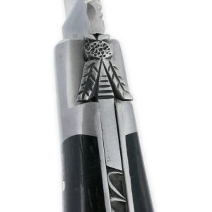Couteau Laguiole en Aubrac L’Elégant 1 pièce 12cm Manche Ebène 2 Mitres Inox Brossé Ressort guilloché feuillage Mouche Prestige