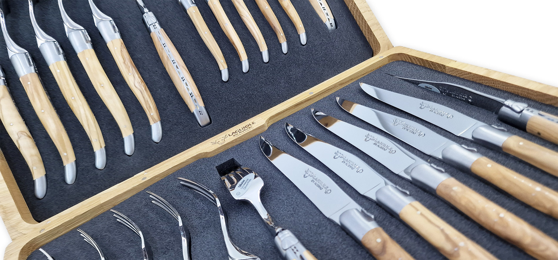 Ménagère Laguiole en Aubrac en Olivier (24 pièces)