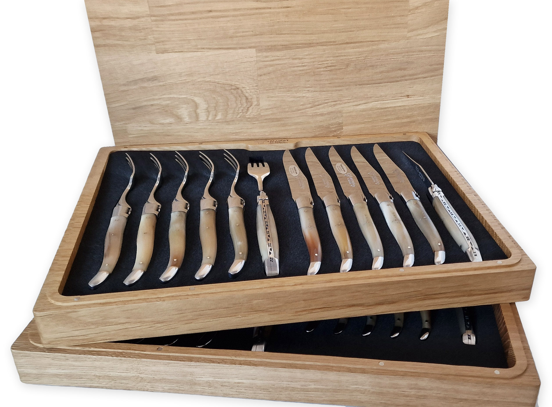 Ménagère Laguiole en Aubrac en Pointe de Corne (24 pièces)