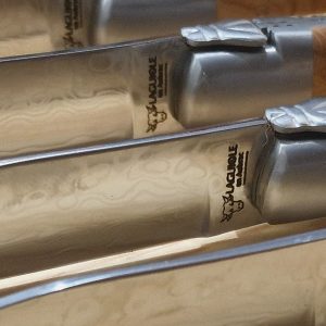 Couteaux de table Prestige Laguiole en Aubrac Genévrier Lame Damas (Set de 4)