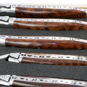 Set de table individuel Laguiole en Aubrac 5 pièces Manches en Amourette Finition Brillante