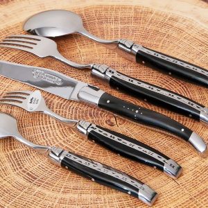 Set de table individuel Laguiole en Aubrac 5 pièces Manches en Buffle Finition Brillante