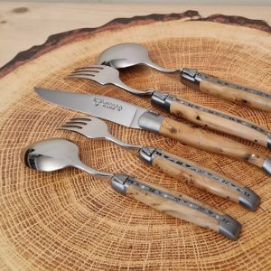 Set de table individuel Laguiole en Aubrac 5 pièces Manches en Genévrier Finition Brossée